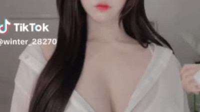 겨우디 시스루 흰 셔츠 가슴골