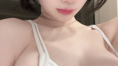 아스나 Seoulasuna(asuna) 끈나시 삐져나온 옆가슴