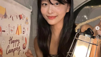 미모가 출중한 스트리머 미모 수영복 원피스 가슴골