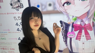 송하나 코스프레는 언제나 자극적