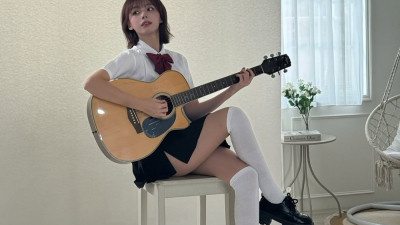 오늘자 하지원 치어리더 꽉 끼는 교복핏