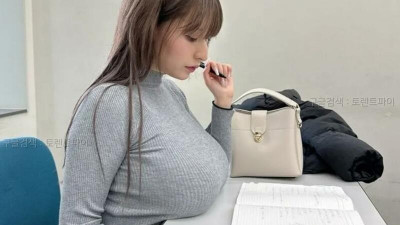 fC2 진출했다는 여대생 데루데루하니