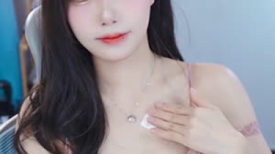 수련수련 분홍색 레이스 원피스 D컵 가슴골