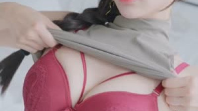 겨우디 자주색 브라 팬티 홀터넥 미시룩 몸매