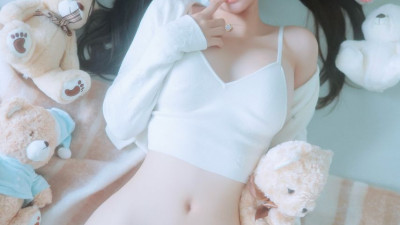 흰팬티 골반에 걸친 갓세희