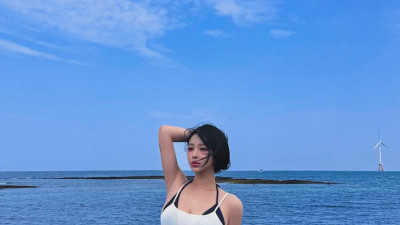 김갑주 묵직한 가슴 비키니