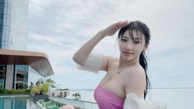 모델 오은담 세부 여행 핑크 수영복