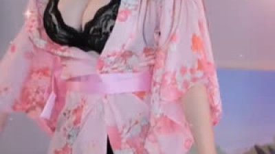 둘기얏 시원하게 오픈된 유카타 사쿠란보 감동 출렁임