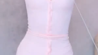 박가을 앞단추 핑크 원피스 타이트한 몸매 가슴골