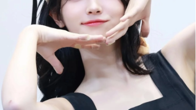 QWER 쵸단 블랙 원피스 겨드랑이 직촬