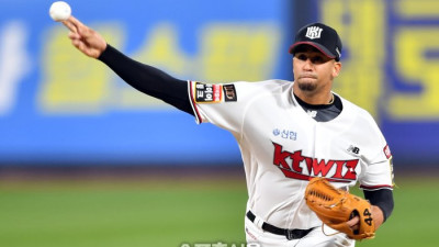 [포토]‘KBO 최장 페디와 맞대결’ 쿠에바스