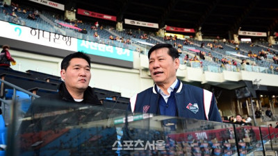 [포토] 야구장 둘러보는 허구연 KBO 총재 '안전이 최우선'