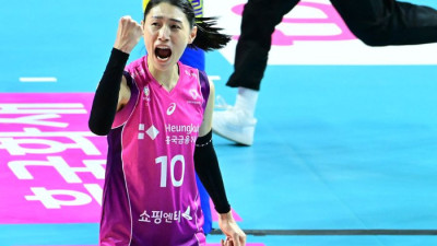 30득점 김연경의 압도적 파워, 흥국생명 고공행진 이끄는 강력한 힘