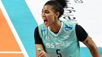 지젤 실바 ‘원맨쇼’ 앞세운 GS칼텍스, 정관장 상대로 3-0 셧아웃 승리...선두 흥국생명 맹추격