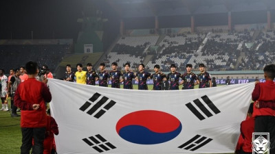 야심 차게 ‘공격 축구’ 외쳤지만 세계의 벽 실감한 변성환호 유망주들, 매운맛 경험 제대로 했다