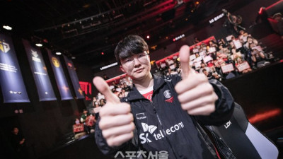 ‘3-0 완승’→中 킬러 본색 T1, WBG 꺾고 7년 만에 롤드컵 우승컵 품었다…‘페이커’·T1, 최초 롤드컵 4회 우승[롤드컵 결승]