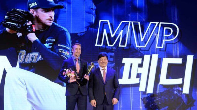 [SW포토]NC 페디,'2023 KBO MVP'