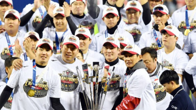 LG 최다 수상자·양의지 최정 역대 최다 9번째 응시, KBO 2023 골든글러브 시상식 12일 개막