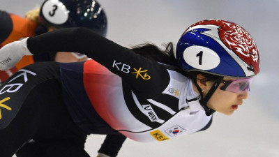 태극마크 거리 뒀던 ‘쇼트트랙 월드퀸’ 최민정, 복귀 본격 시동…국내 대회 500m 금메달