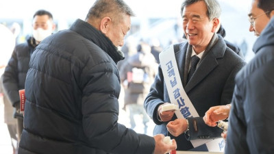 갑진(甲辰)년 서울경마 새해맞이 기념 첫 경주 ‘서부특송’ 우승