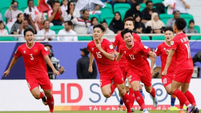 놀랍다 베트남! ‘아시아 1위’ 日에 2-1 역전…‘만 19세’ 응우옌, 마법의 헤더골 [아시안컵]