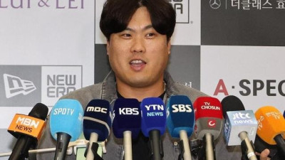 [오피셜] '몬스터' 류현진 한화 컴백...170억원 KBO 역대 최고액 도장 '쾅'