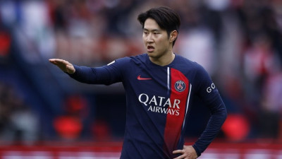 GK 선방에 막힌 환상 프리킥…이강인 또 풀타임 활약, PSG 트레블 도전 선봉장으로