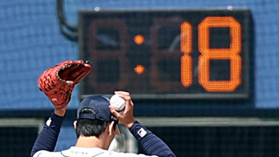 피치클락 작동한 KBO 시범경기, 전년 대비 ‘-19분’… ABS로 볼넷↓, 베이스 확대로 도루↑