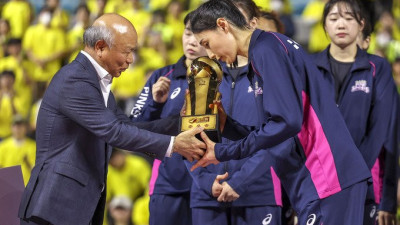 준우승의 굴레에 갇힌 흥국생명과 김연경, 무게 실리는 현역 연장해도 이대론 전성기를 또 낭비하게 된다