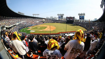 KBO, 100만 관중 눈앞…10구단 체제 가장 빠른 추세