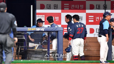 [포토]‘6연패에 빠진 자이언츠, 베테랑 병살타에 속터진 김태형 감독