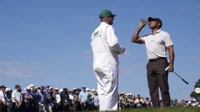 우즈, 커리어 최악 스코어로 마스터스 퇴장… 14개월만의 PGA 완주에 위안