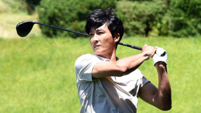 필드에서 뭉친 한국 축구의 얼굴들...숨겨진 실력 발휘한 곽태휘 전 코치 우승