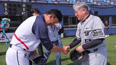 두산-한화전 ‘뜨거운 관심’→이승엽 감독도 놀라…“역시 김경문 감독님이시네요” [백스톱]