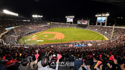 ‘전용구장’ 없어 메뚜기처럼 이리저리 뛰어다니는 女야구 현실 [SS 시선]