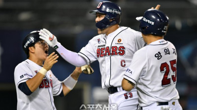 [포토]‘주자들의 축하!’ 그랜드슬램 양석환