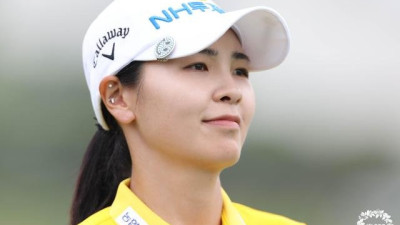 흥행 행진 KLPGA, 3주 연속 연장전…이가영, 윤이나 꺾고 우승