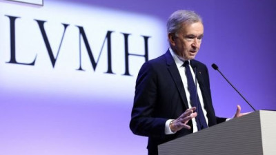 LVMH 덕에 명품 휘감아…쇼메 메달·벨루티 단복·루이뷔통 보관함[파리올림픽]