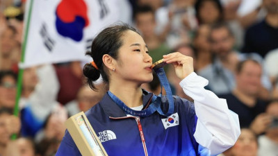 거침없이 정상 오른 22살 셔틀콕 여제… “이제야 숨 쉬어져” [파리 2024]