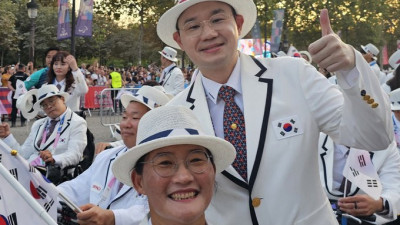 배동현 선수단장, 선수단과 함께 파리 패럴림픽 개회식 참석