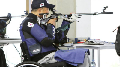 ‘첫 2관왕 탄생!’ 사격 박진호, 10m 공기소총→50m 소총 3자세 金 2개째!…대회 신기록은 ‘덤’ [파리2024]