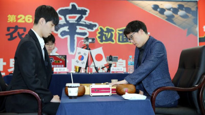 中 커제 꺾은 김명훈, 日 이야마 잡고 2연승…농심신라면배 1차전 마감