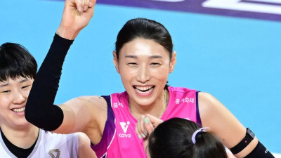 만원 관중 응원 받은 흥국생명, 김연경 폭발 앞세워 독주 체제 간다!