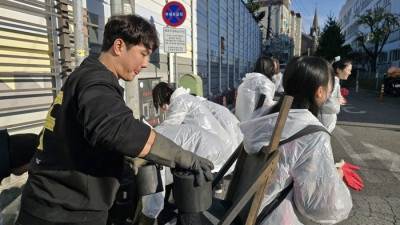 SSG 서진용, 팬들과 함께 연탄 1600장 나눔 봉사…“모두 따뜻한 겨울 됐으면”