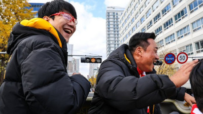 “또 우승하겠다” 카퍼레이드 1만명 운집→KIA 활짝 웃었다, ‘동기부여’ 제대로 됐다 [SS현장속으로]