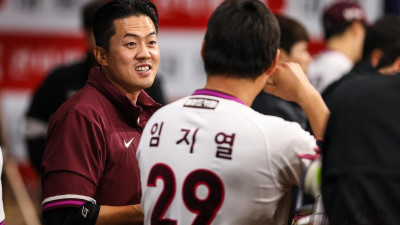 하위타선의 반란… ‘영웅’ 오선진 3안타 대폭발!