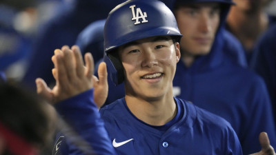김혜성, 9회 대수비로 MLB 데뷔… 타석 데뷔는 다음 기회에