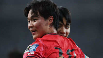 “가자 월드컵으로” 한국, 이라크에 2-0 완승…11회 연속 본선진출 확정