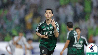 16경기 무패… ‘우중혈투’ 전북, FC서울과 1-1 무승부