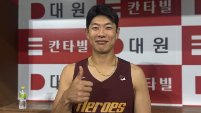 [SW인터뷰] 영웅군단을 지키는 송성문 “힘들 때 더 웃어야죠”